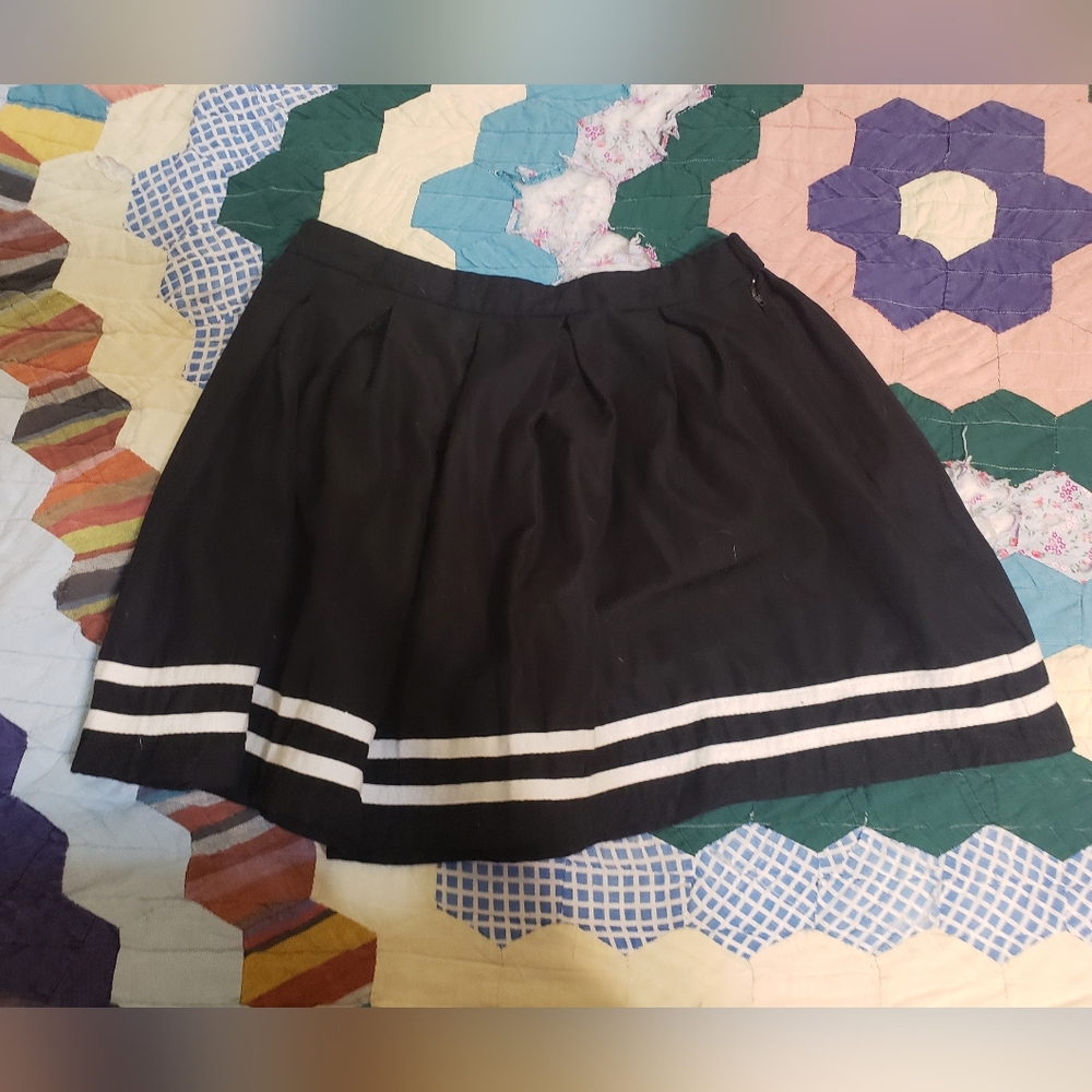 Black With White Strips Hot Topic Skirt